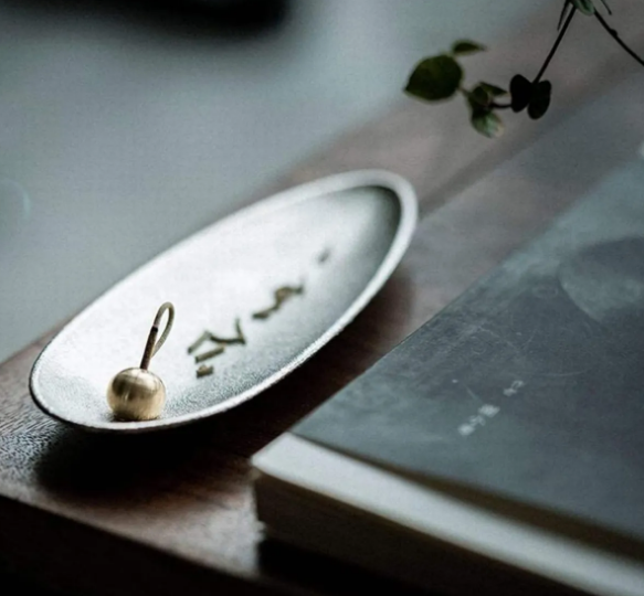 Japon Tarzı Minimal Tütsülük